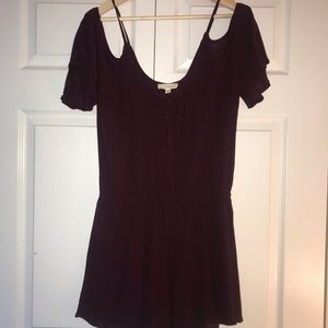 Cold-shoulder jumper